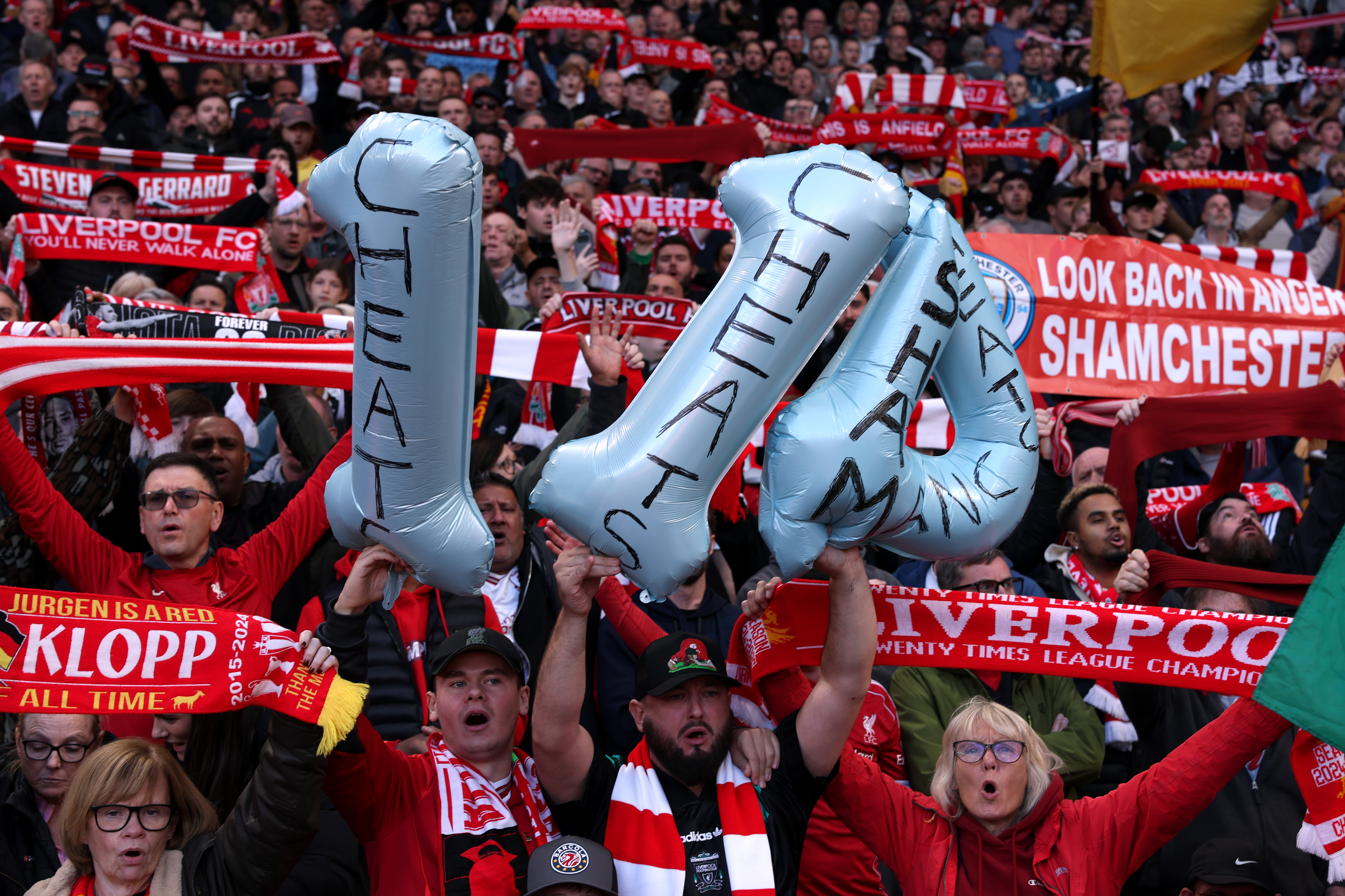 Fight og frustration på elektriske Anfield